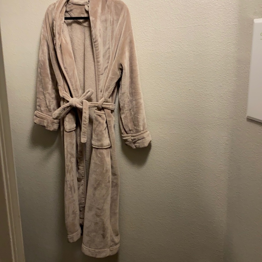 Full length fuzzy robe XL
